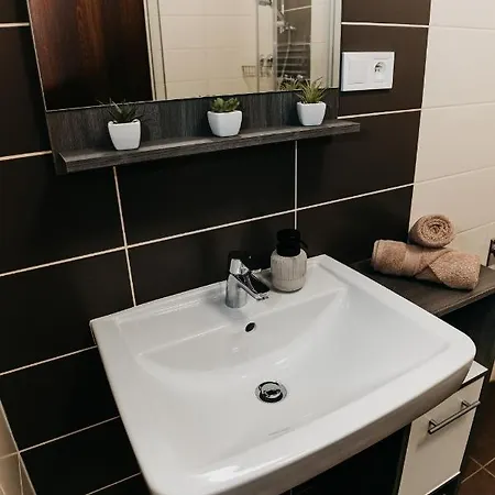 Ah Radnica Ii Free Parking Apartman Kassa